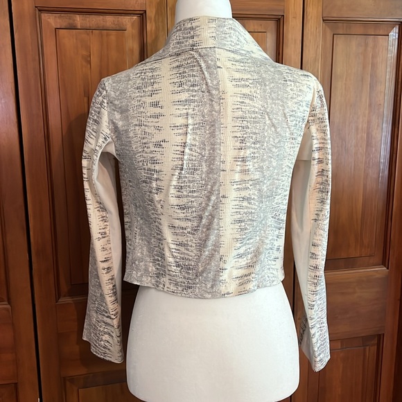 Georgie cropped jacket. - Picture 2 of 6